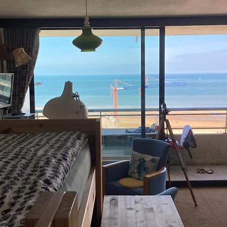 Tiny Apt W/ Balcony And Seaview, Even Out Of Your Bed ! Oostende Eksteriør bilde