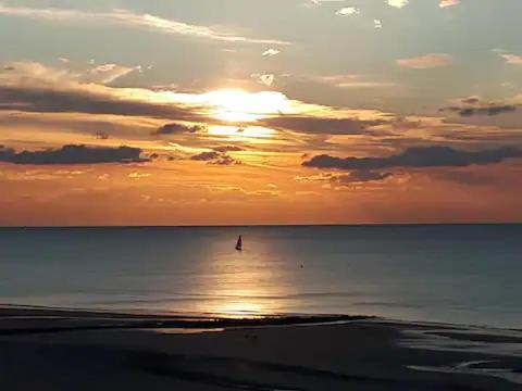 Tiny Apt W/ Balcony And Seaview, Even Out Of Your Bed ! Oostende Eksteriør bilde